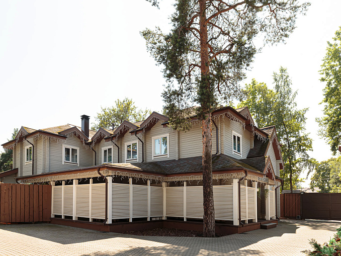 Большой коттедж